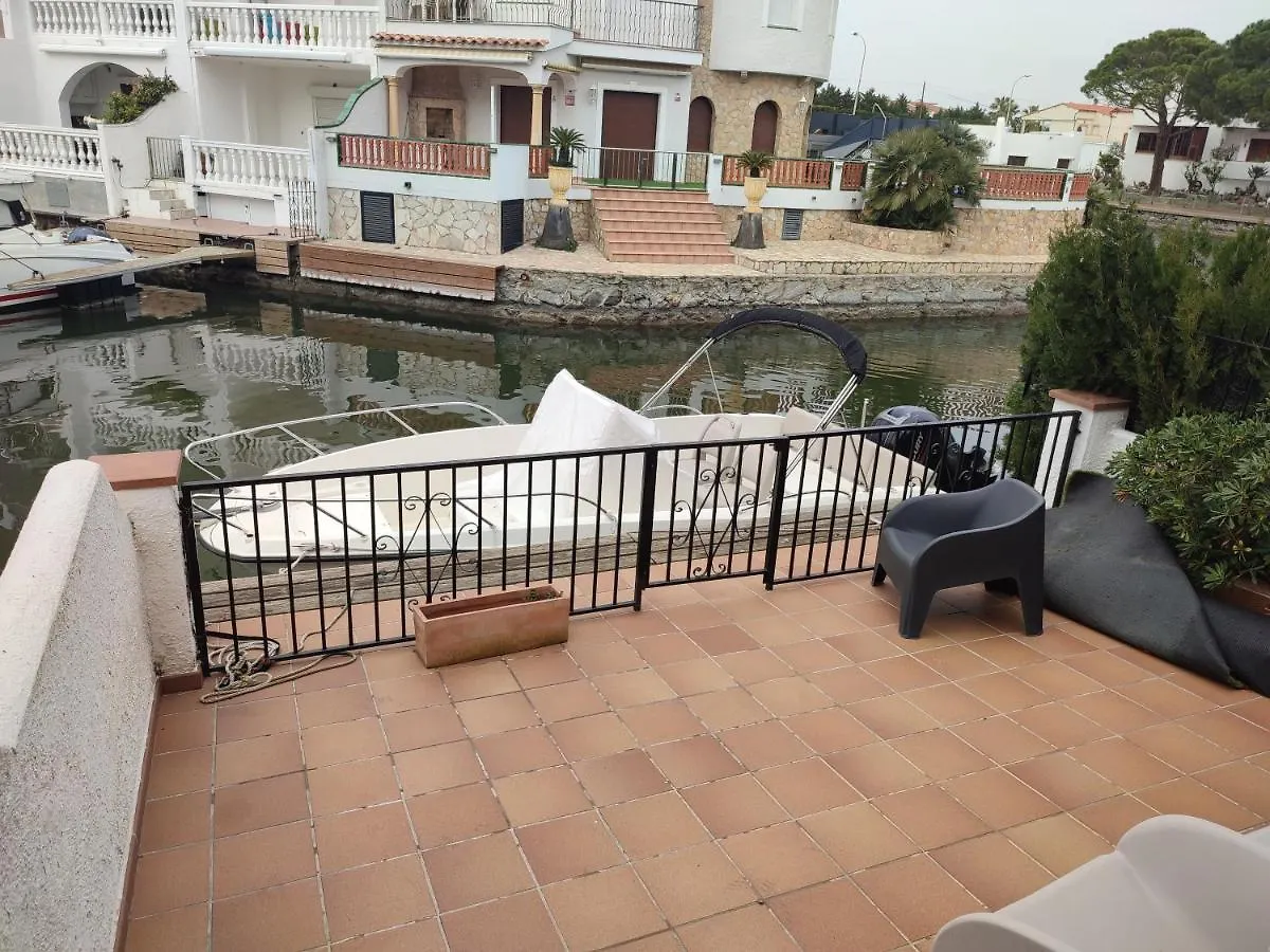 Port Banyuls Casa Al Canal Empuriabrava Spain